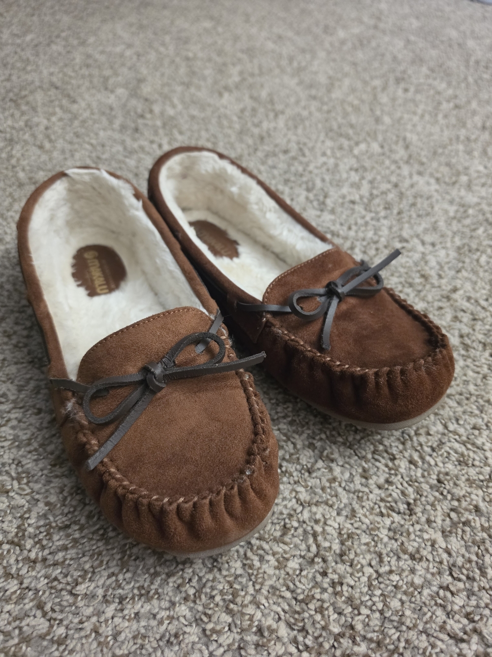 Makalu Cozy Brown Suede Moccasins